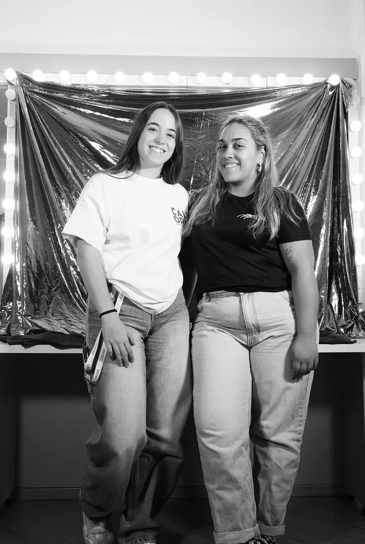 Todos los ángeles alzaron el vuelo